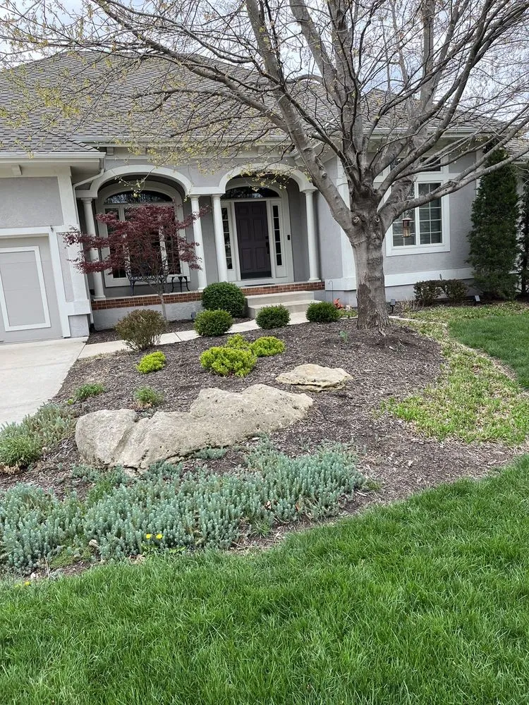 Reliable lawn care service in Overland Park, KS - Grade A Lawn & Landscape