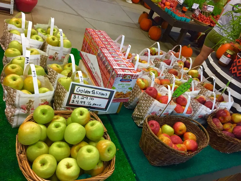 Trusted lawn care service experts serving Akron, OH - Graf's Garden Shop, Landscape & Farm Market