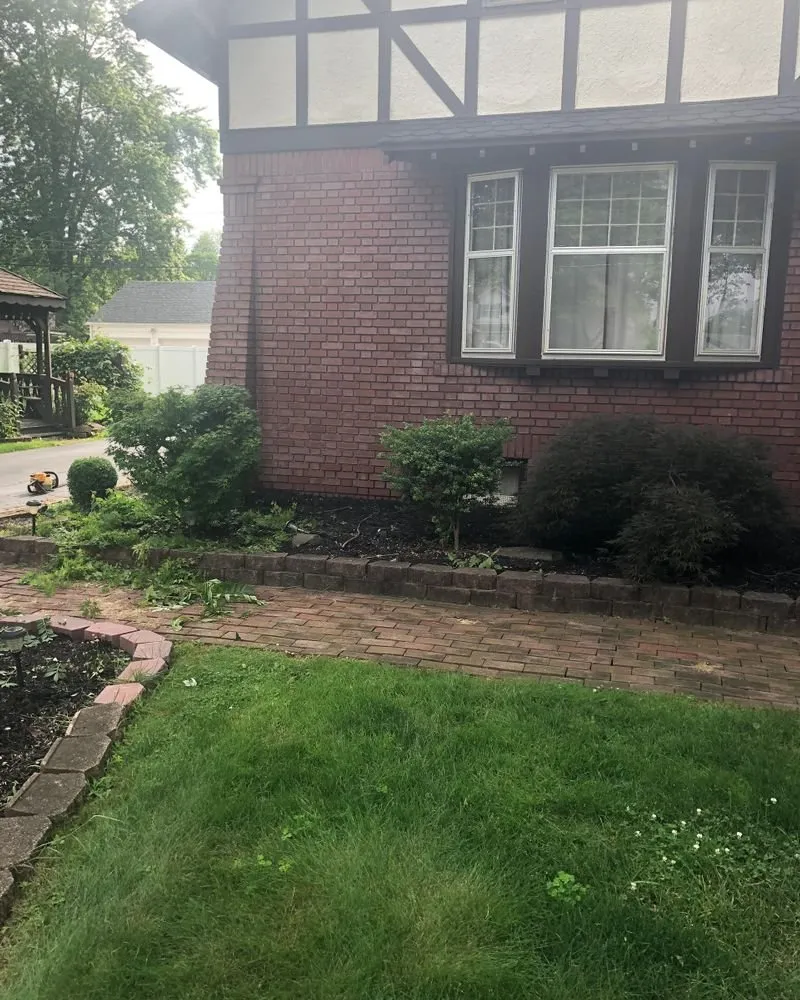 Custom landscape installation experts serving Youngstown, OH - Graham Lawn Care