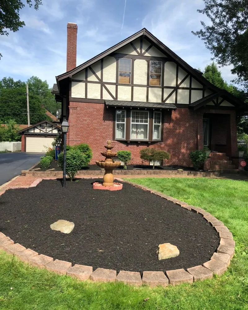 Affordable outdoor landscaping in Youngstown, OH - Graham Lawn Care