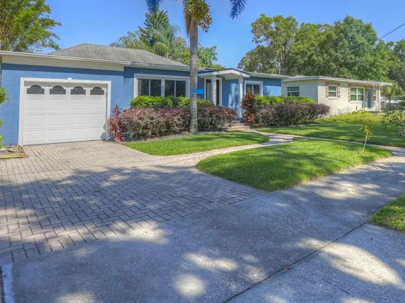 Professional yard cleanup service experts serving Kissimmee, FL - Grama Fina