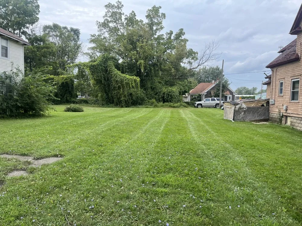 Affordable garden landscaping for beautiful yards in Saginaw, MI by Gran Lawn Care