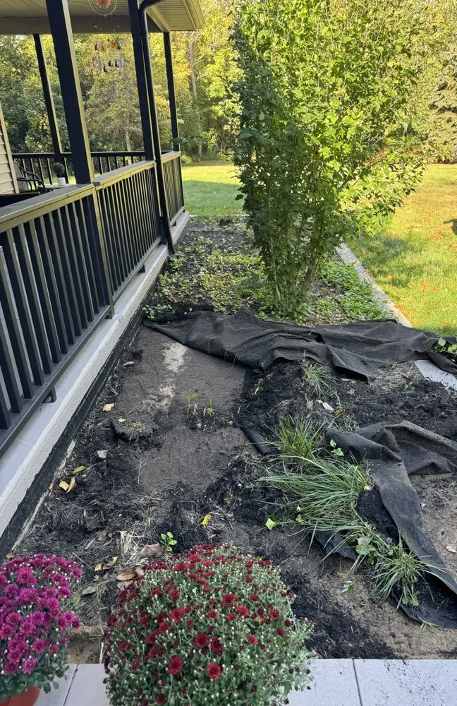 Top-rated landscape design in Saginaw, MI by Gran Lawn Care