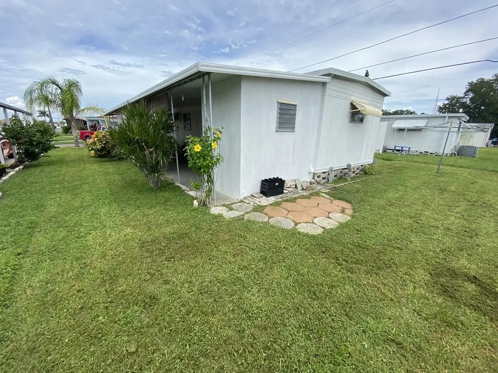 Local yard maintenance for year-round maintenance across St. Petersburg, FL - Grand Line Lawncare