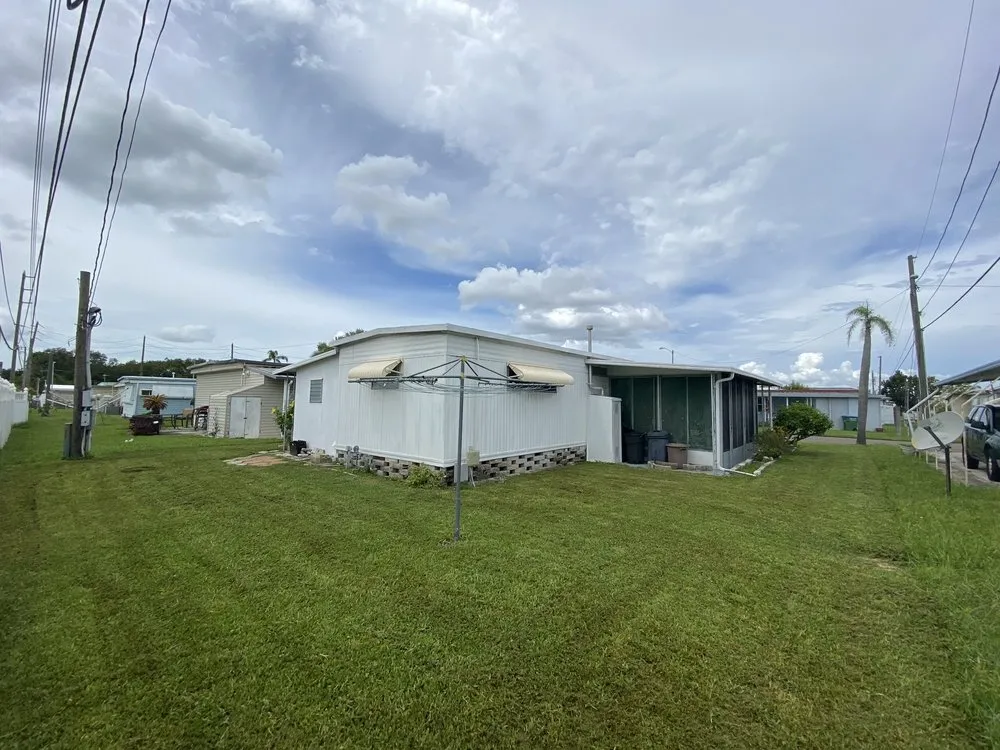 Reliable outdoor landscaping in St. Petersburg, FL - Grand Line Lawncare