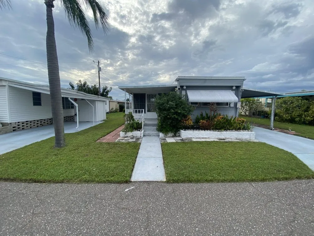 Top-rated landscaping services experts serving St. Petersburg, FL - Grand Line Lawncare