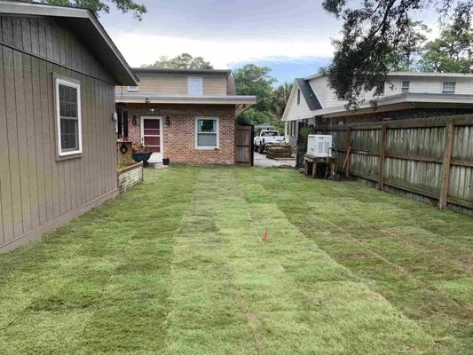 Grand Strand Cuts Logo