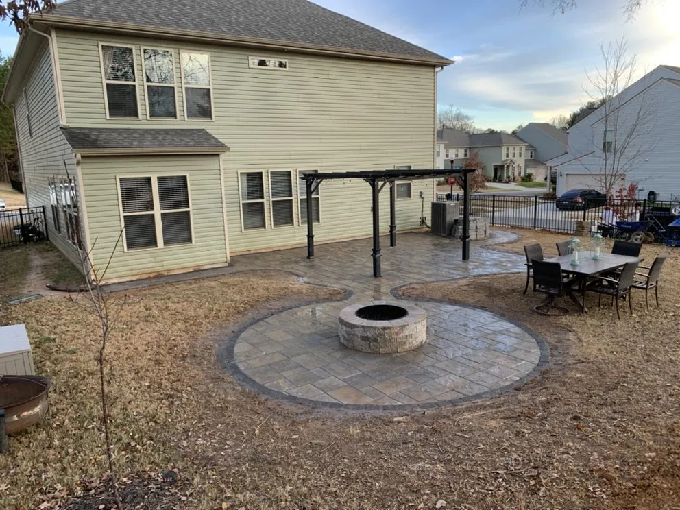 Custom lawn mowing service in Charlotte, NC - Grandeur Hardscapes and Services