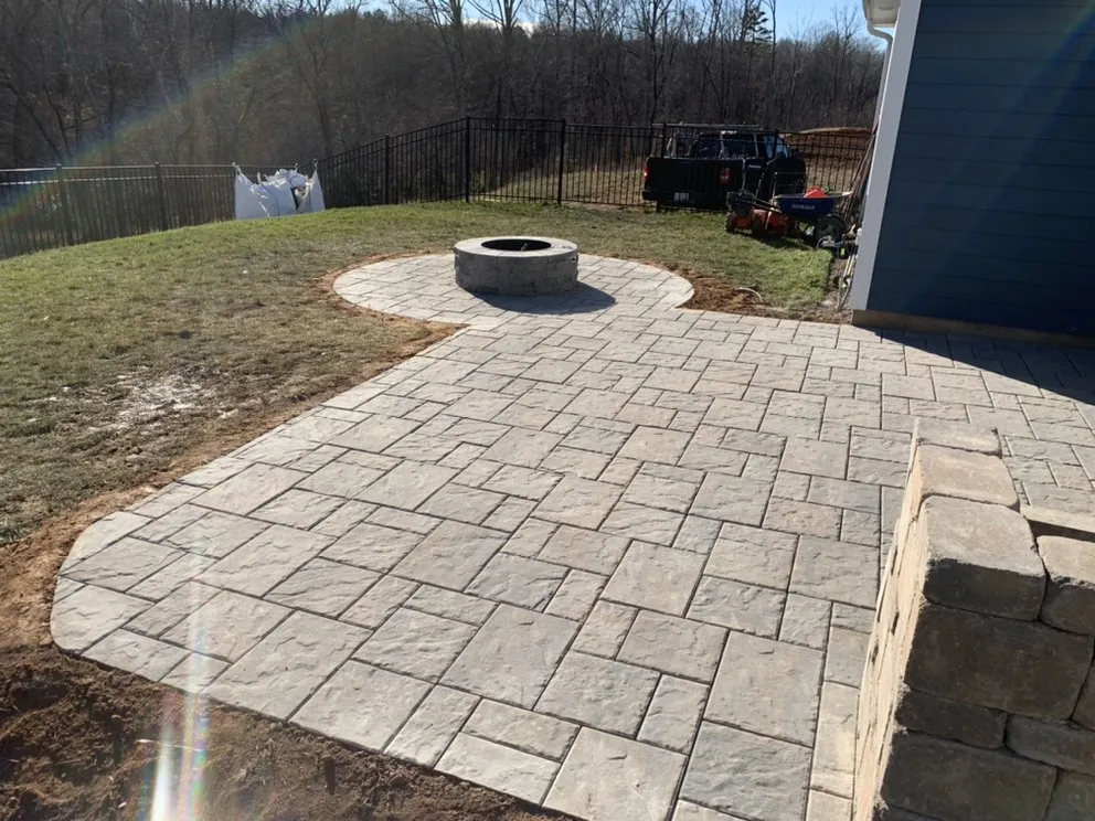 Custom lawn mowing service in Charlotte, NC - Grandeur Hardscapes and Services