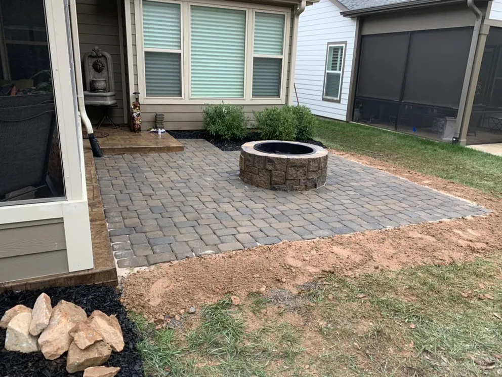 Reliable yard cleanup service experts serving Charlotte, NC - Grandeur Hardscapes and Services