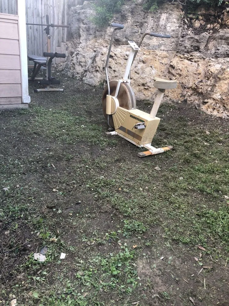 Reliable lawn mowing service in Devine, TX - Grandma Hands with Lots of Love