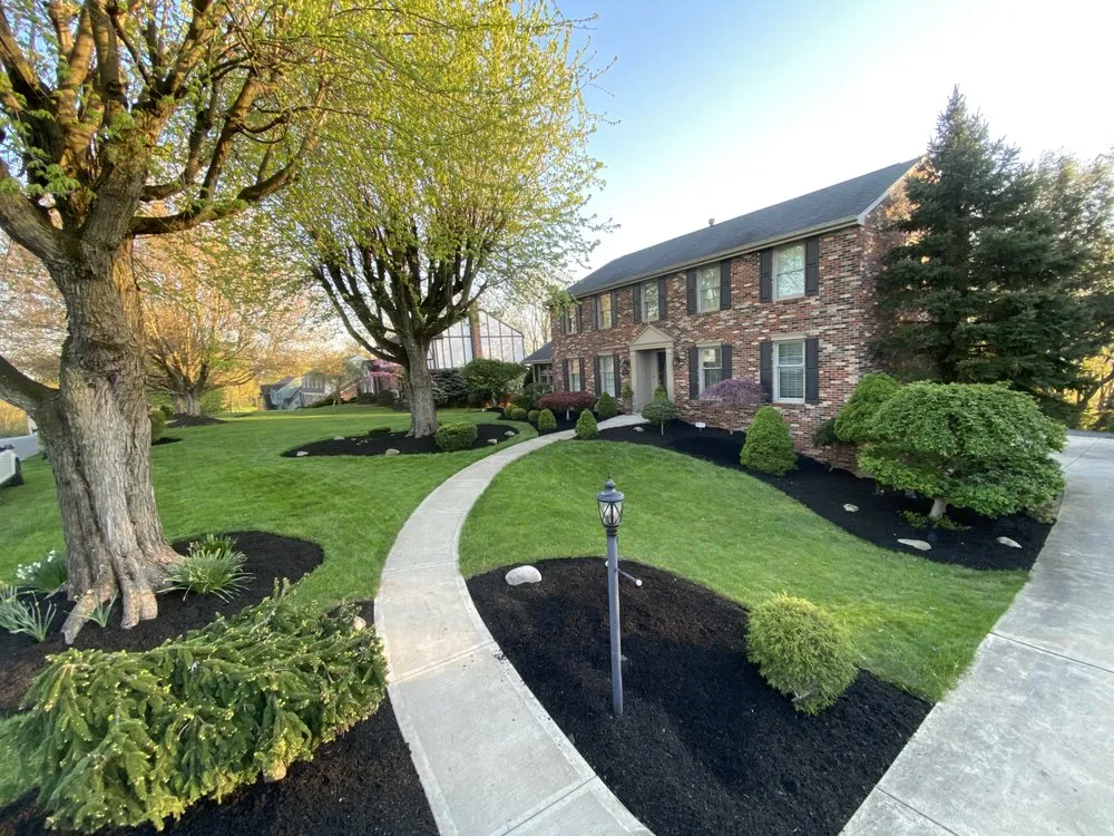Trusted lawn care service experts serving Washington, PA - Grandmaster Lawn & Landscape