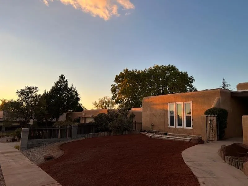Professional outdoor landscaping experts serving Albuquerque, NM - Grandscapes