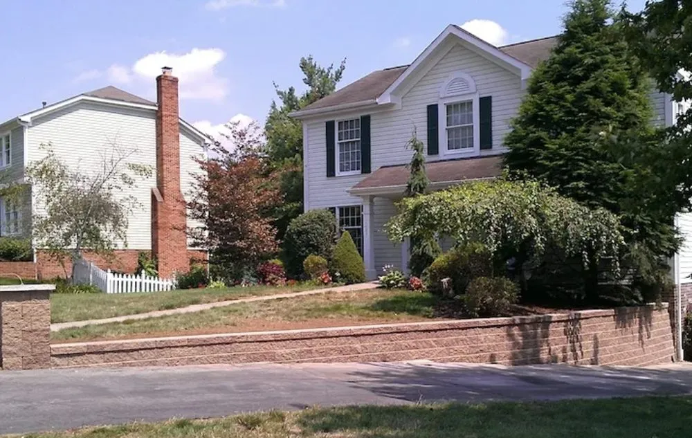 Expert outdoor landscaping in Pittsburgh, PA - Grandscapes Landscape Construction