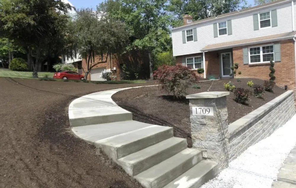 Expert landscaping services for residential properties in Pittsburgh, PA by Grandscapes Landscape Construction