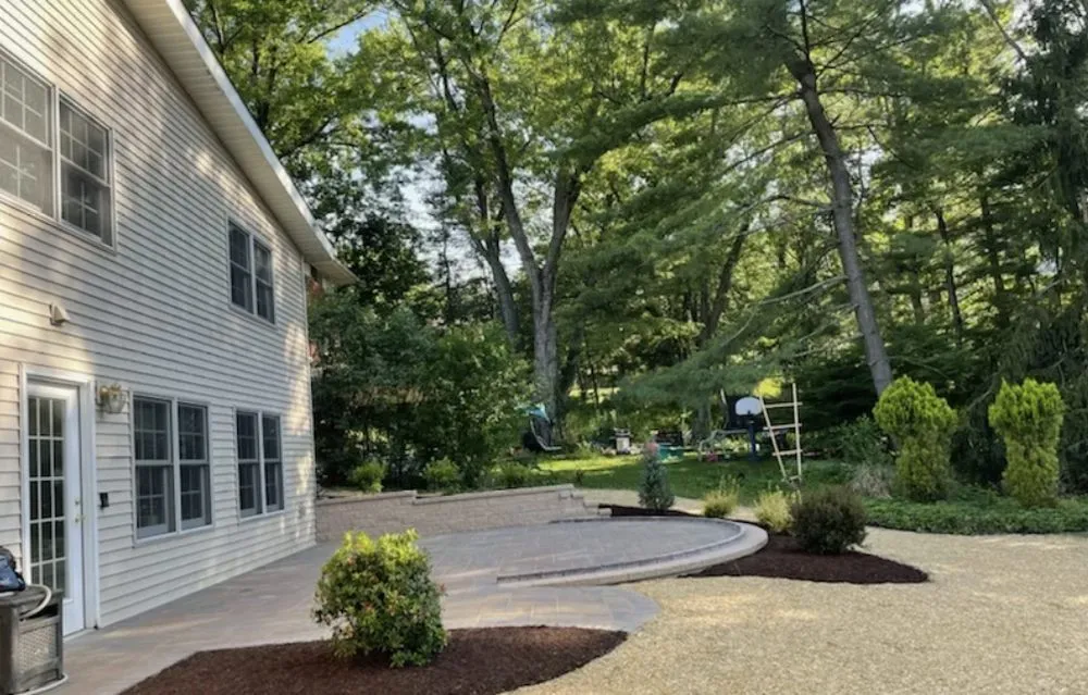 Reliable residential landscaping experts serving Pittsburgh, PA - Grandscapes Landscape Construction