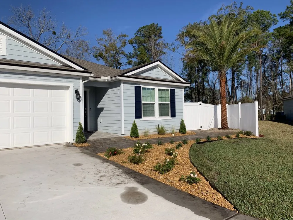 Custom residential landscaping experts serving Green Cove Springs, FL - Grandscapes North