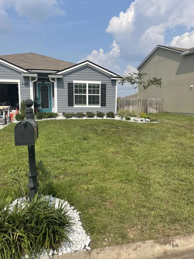 Affordable yard cleanup service for year-round maintenance in Green Cove Springs, FL by Grandscapes North