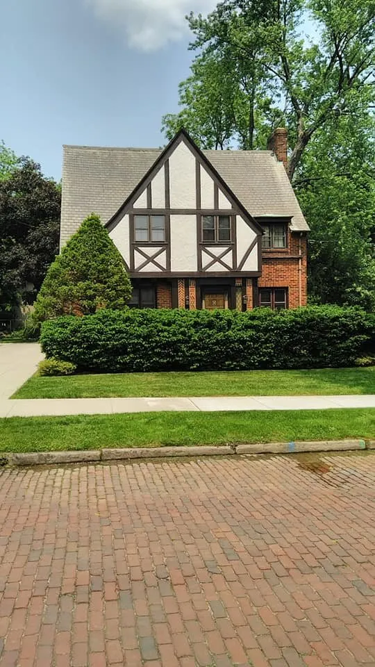 Professional landscape design in Akron, OH by Grantham Lawn Care And Design