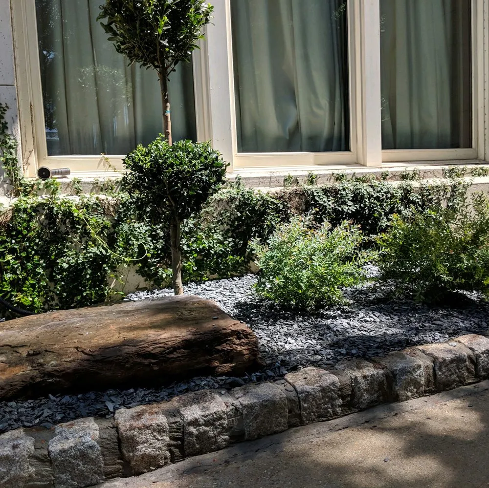 Professional landscaping services in Atlanta, GA by Grantlanta Lawn