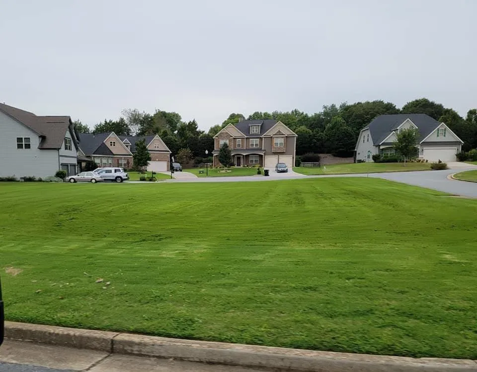 Affordable garden landscaping for beautiful yards in Anderson, SC by Grants landscaping & lawn care