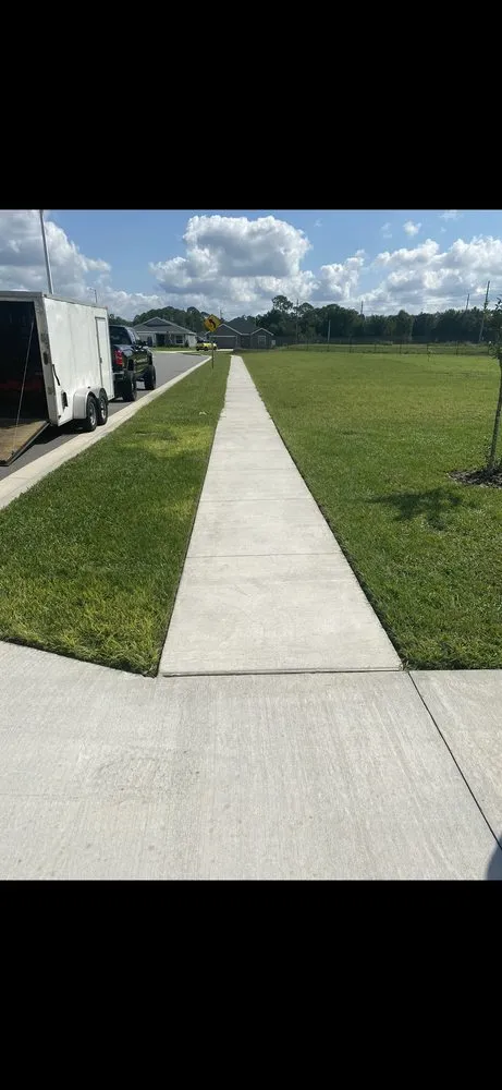 Trusted lawn care service in Bartow, FL by Grants Lawn Care