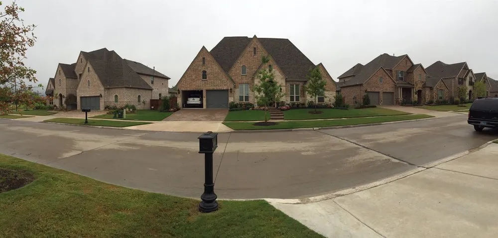Affordable landscaping services for year-round maintenance in Aubrey, TX by Granulawn