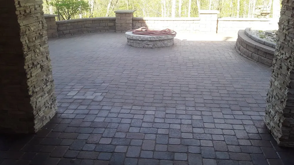 Top-rated yard maintenance in Fenton, MO - Grass And More