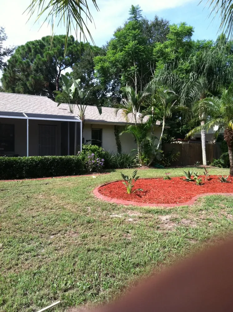 Trusted lawn mowing service experts serving Venice, FL - Grass Bandits