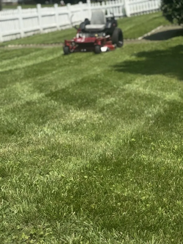 Custom yard maintenance in Burlington, NC by Grass Choppers