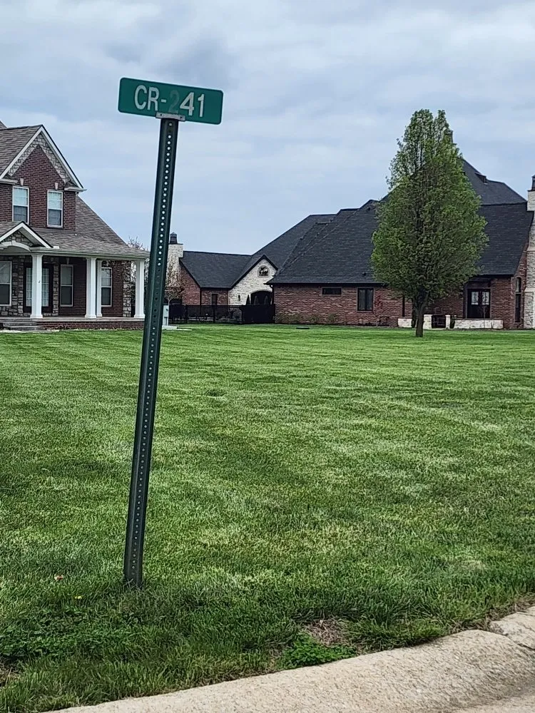 Local yard cleanup service experts serving Webb City, MO - Grass Choppers