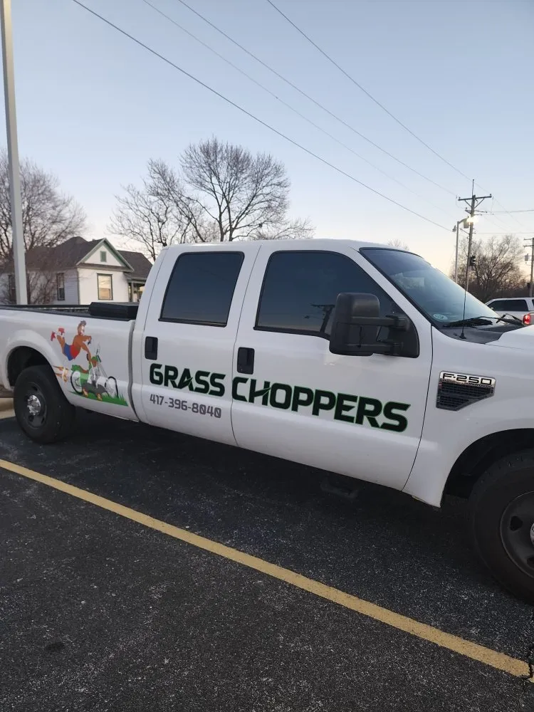 Professional garden landscaping in Webb City, MO - Grass Choppers