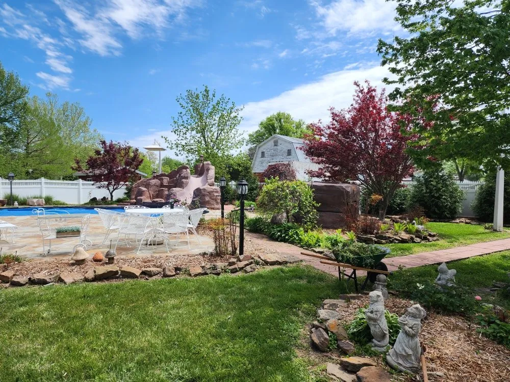 Local outdoor landscaping experts serving Webb City, MO - Grass Choppers