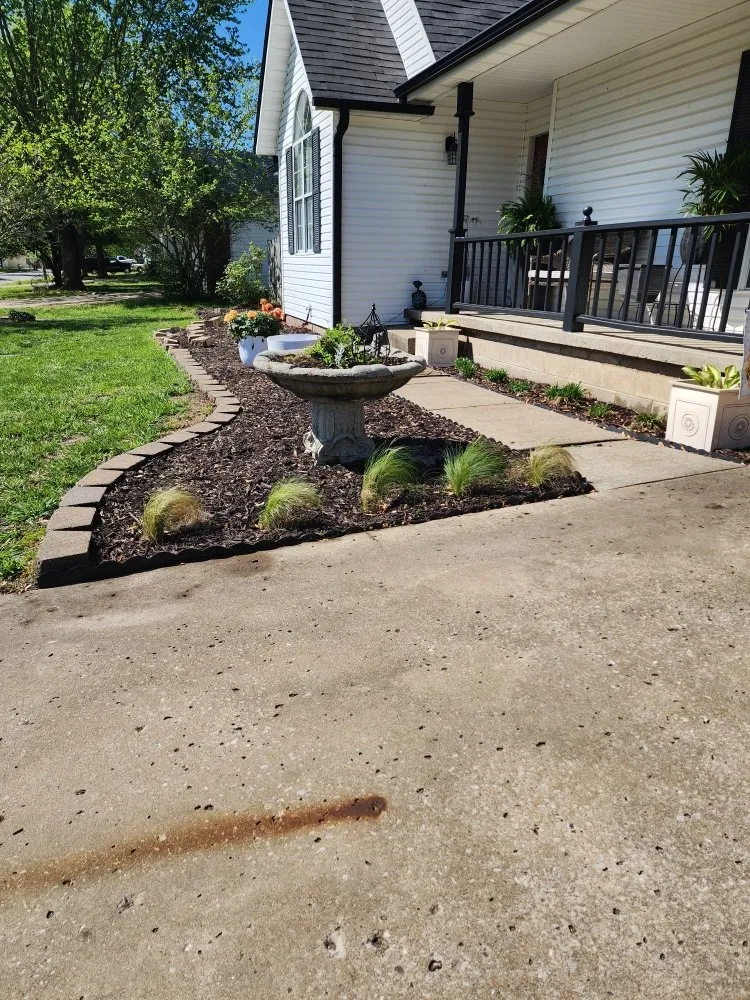 Affordable garden landscaping in Webb City, MO - Grass Choppers