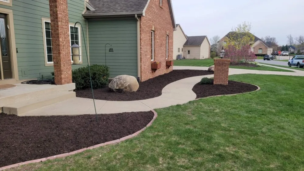 Expert garden landscaping in Fort Wayne, IN - Grass Crafters