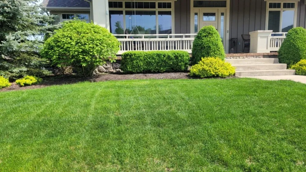 Professional residential landscaping experts serving Fort Wayne, IN - Grass Crafters