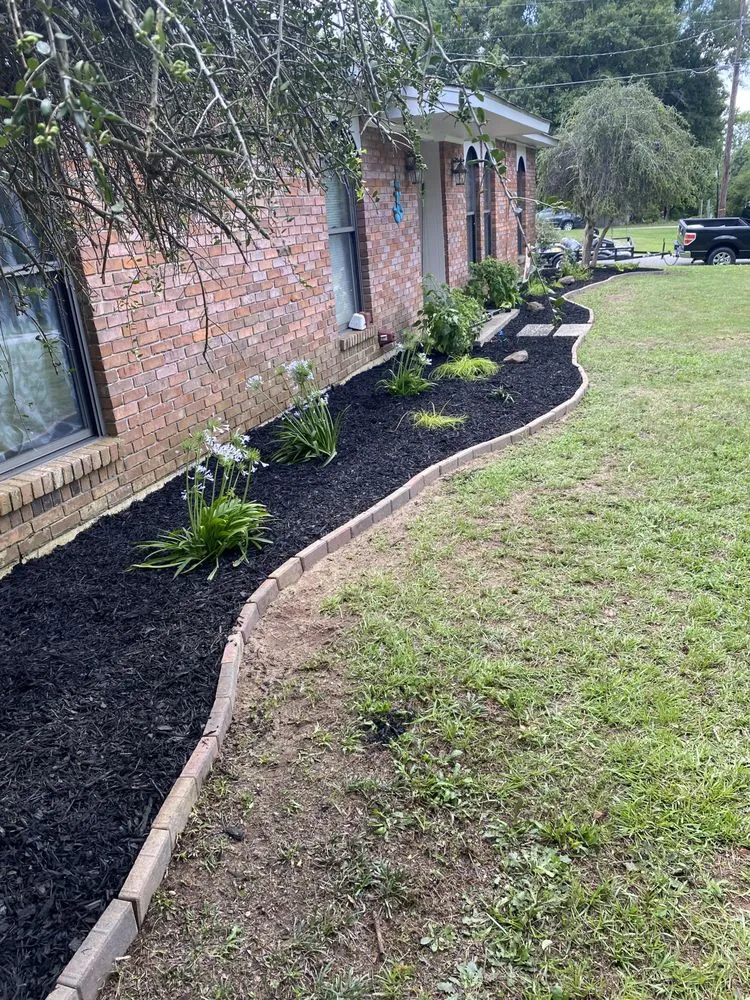 Top-rated lawn care service in Phenix City, AL by Grass Cuts Services