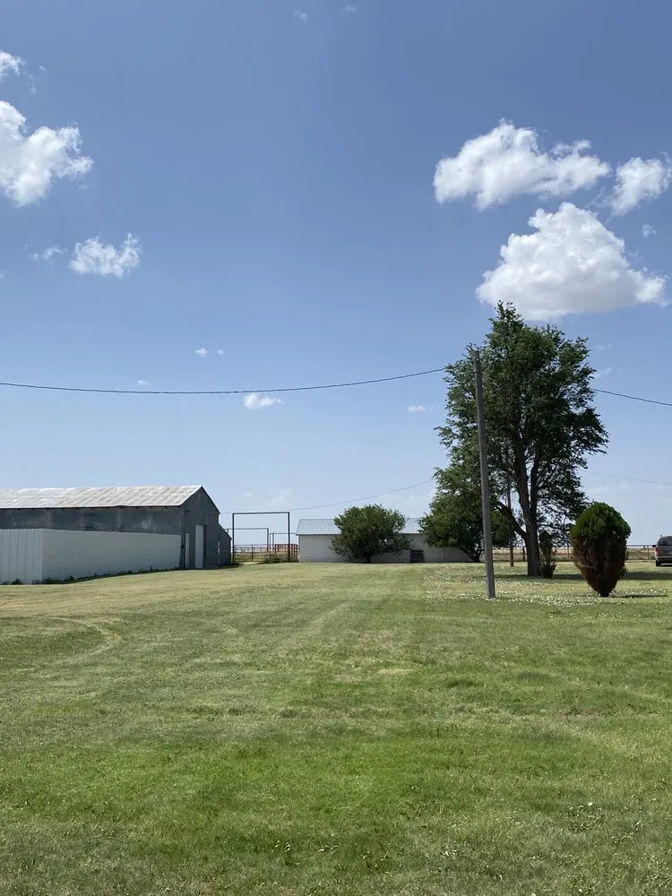 Custom lawn care service for year-round maintenance across Oklahoma City, OK - Grass Doctor