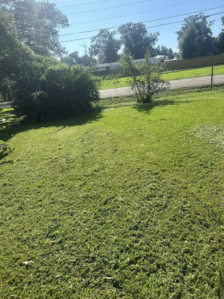 Custom outdoor landscaping in Harahan, LA by Grass Dude