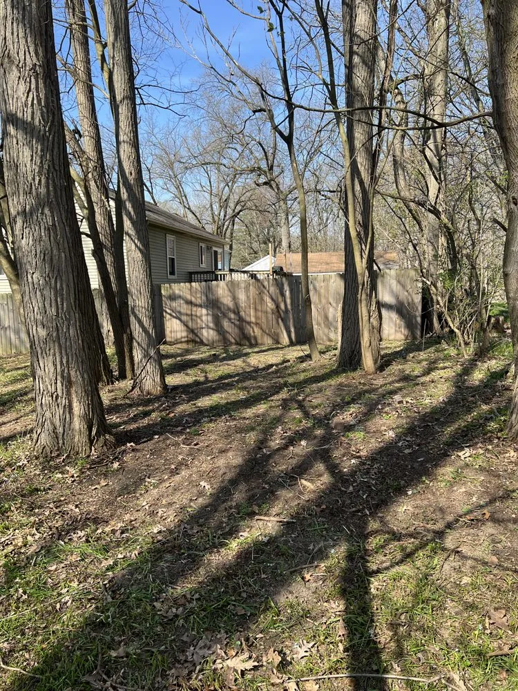 Custom lawn mowing service experts serving Grand Rapids, MI - Grass Eaters