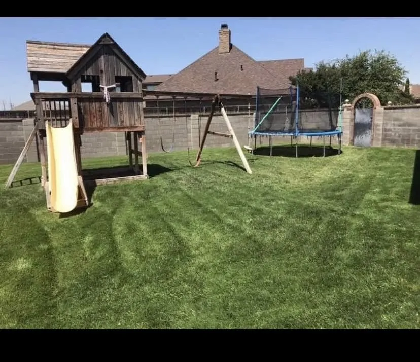 Custom landscaping services with custom design in Midland, TX by Grass Fadez