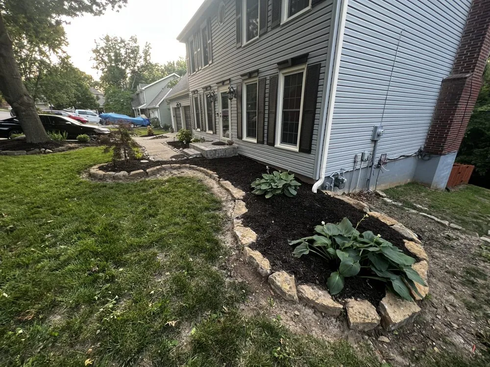 Expert yard cleanup service in Holt, MO - Grass Geeks
