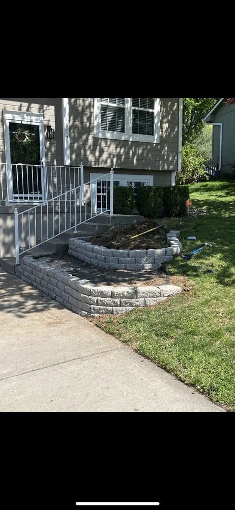 Local landscape installation in Holt, MO - Grass Geeks