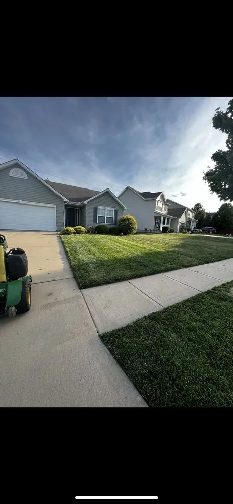 Custom landscaping services experts serving Holt, MO - Grass Geeks
