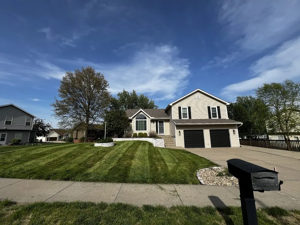 Affordable yard maintenance for beautiful yards in Holt, MO by Grass Geeks