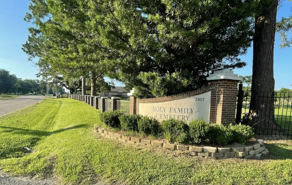 Professional garden landscaping in Delcambre, LA - Grass Gobblers