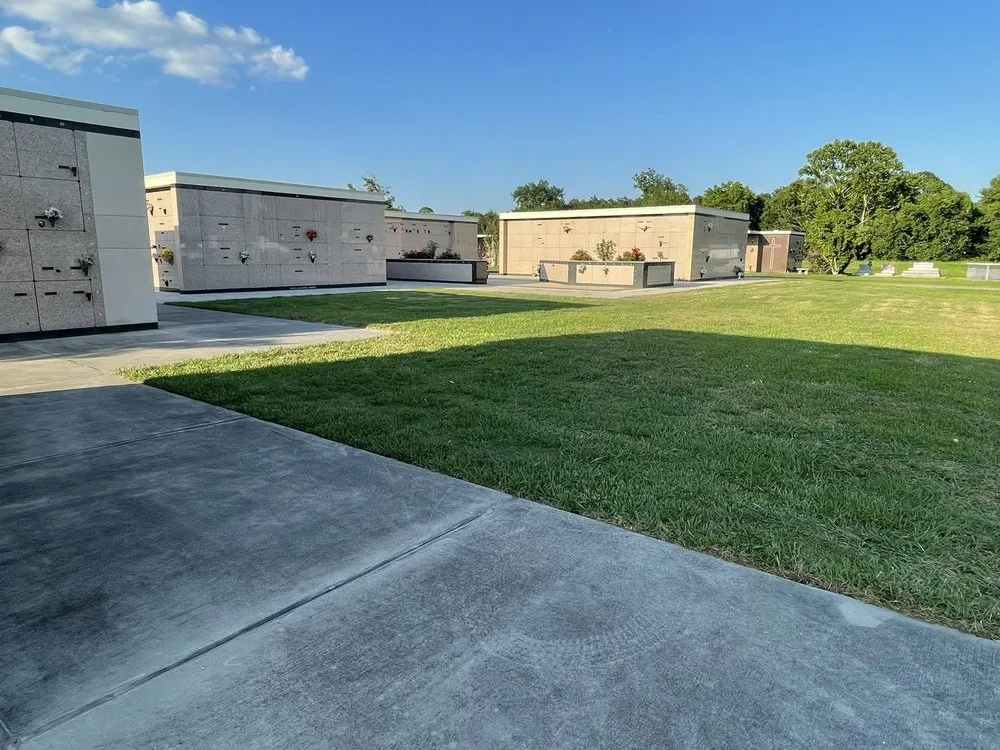 Expert residential landscaping in Delcambre, LA by Grass Gobblers