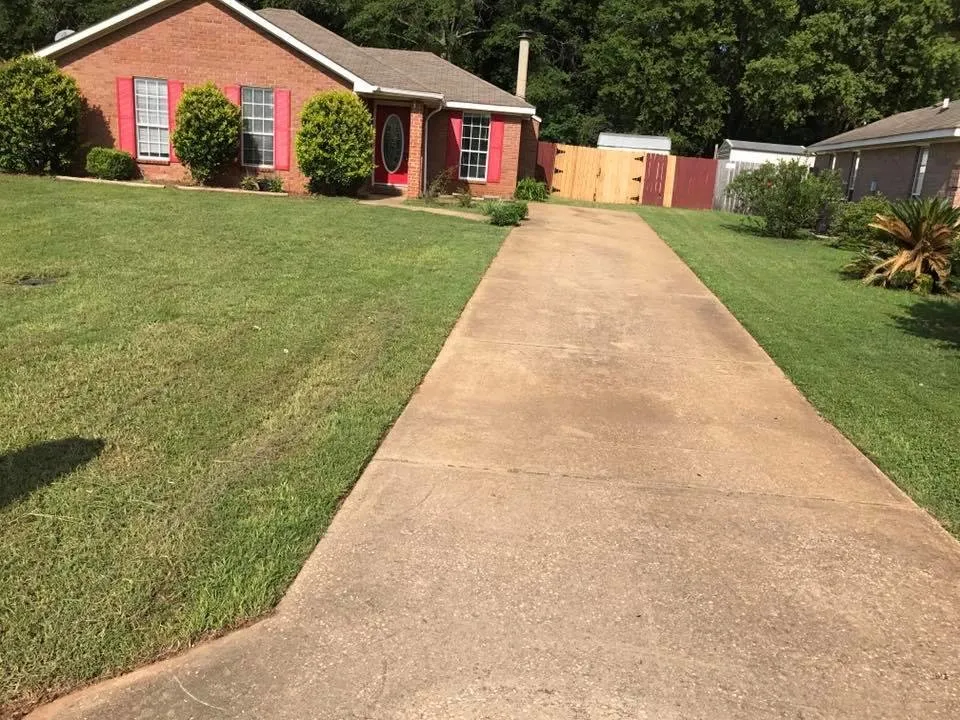 Affordable landscape design experts serving Prattville, AL - Grass Grazers Lawn Care