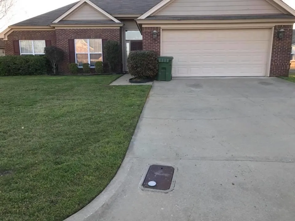 Custom lawn care service for residential properties in Prattville, AL by Grass Grazers Lawn Care