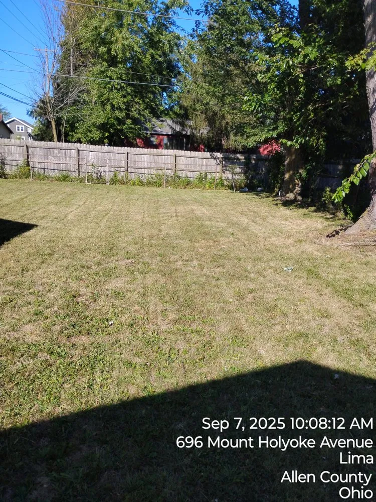 Professional lawn care service experts serving Lima, OH - Grass Guru